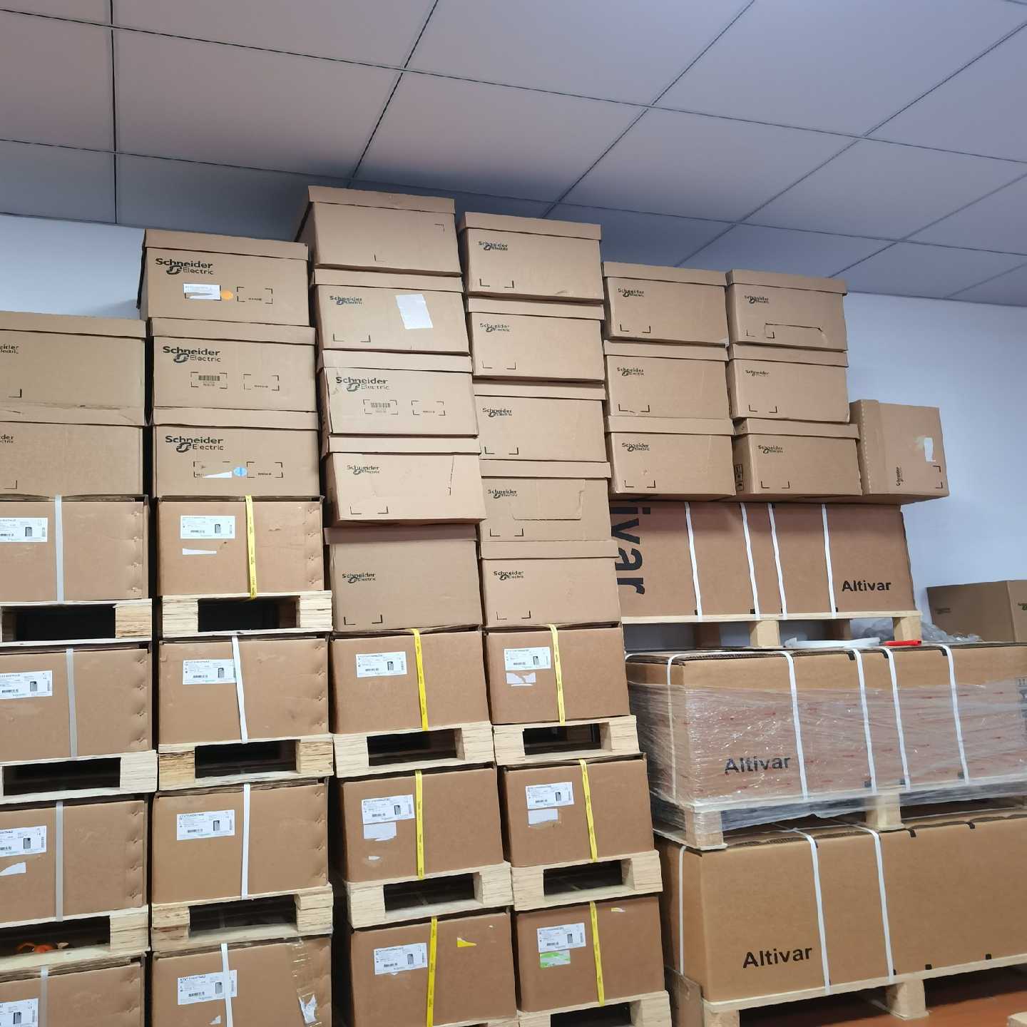 ATV320D15N4C(通通配件）