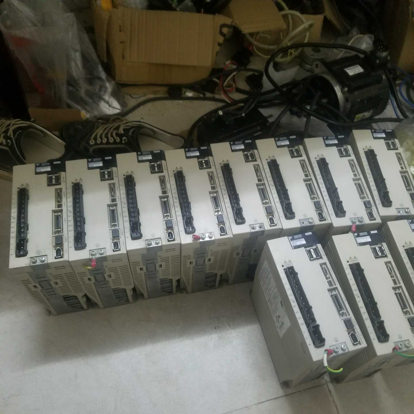 【议价】SGDV-7R6A11A保修半年M2总线安川1KW伺服驱动器适用