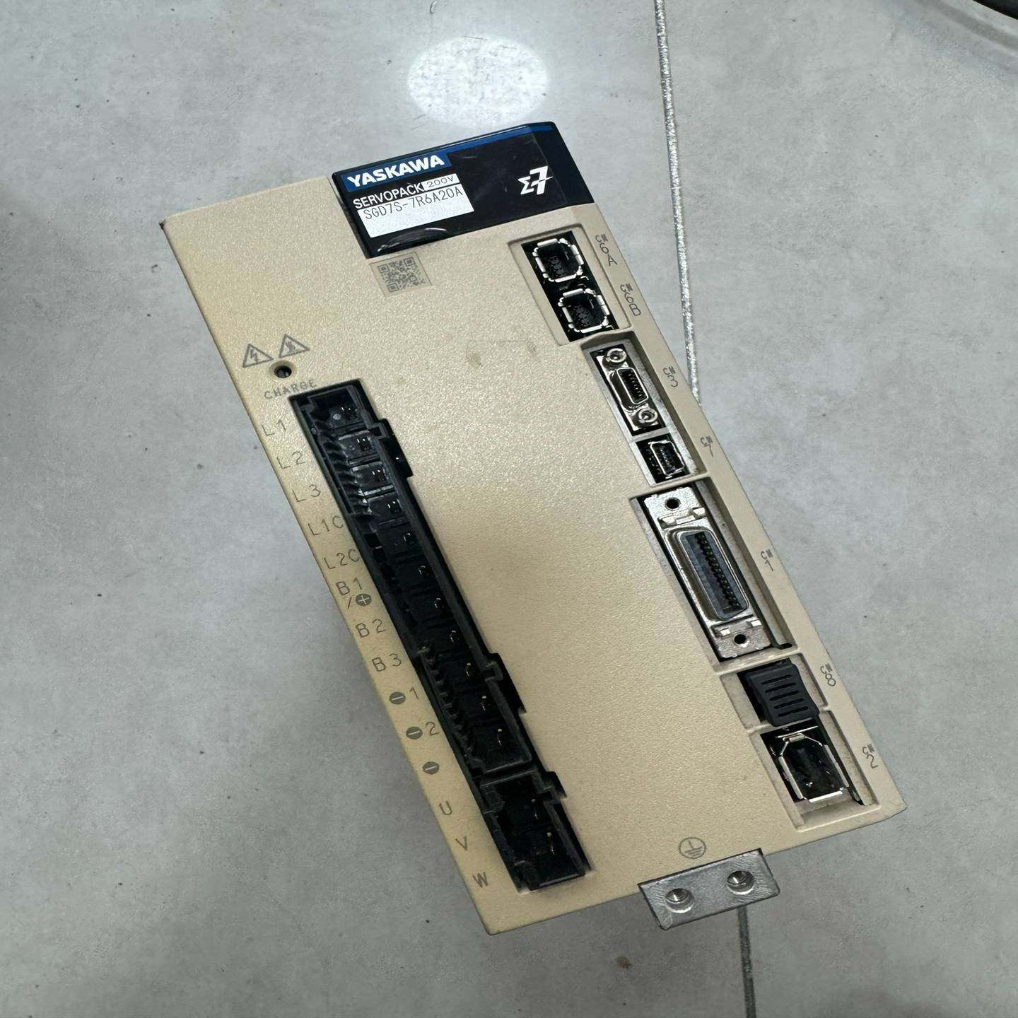 SGD7S-1R6A20A安川伺服驱动器二手拆机成色漂亮功能一议价商品