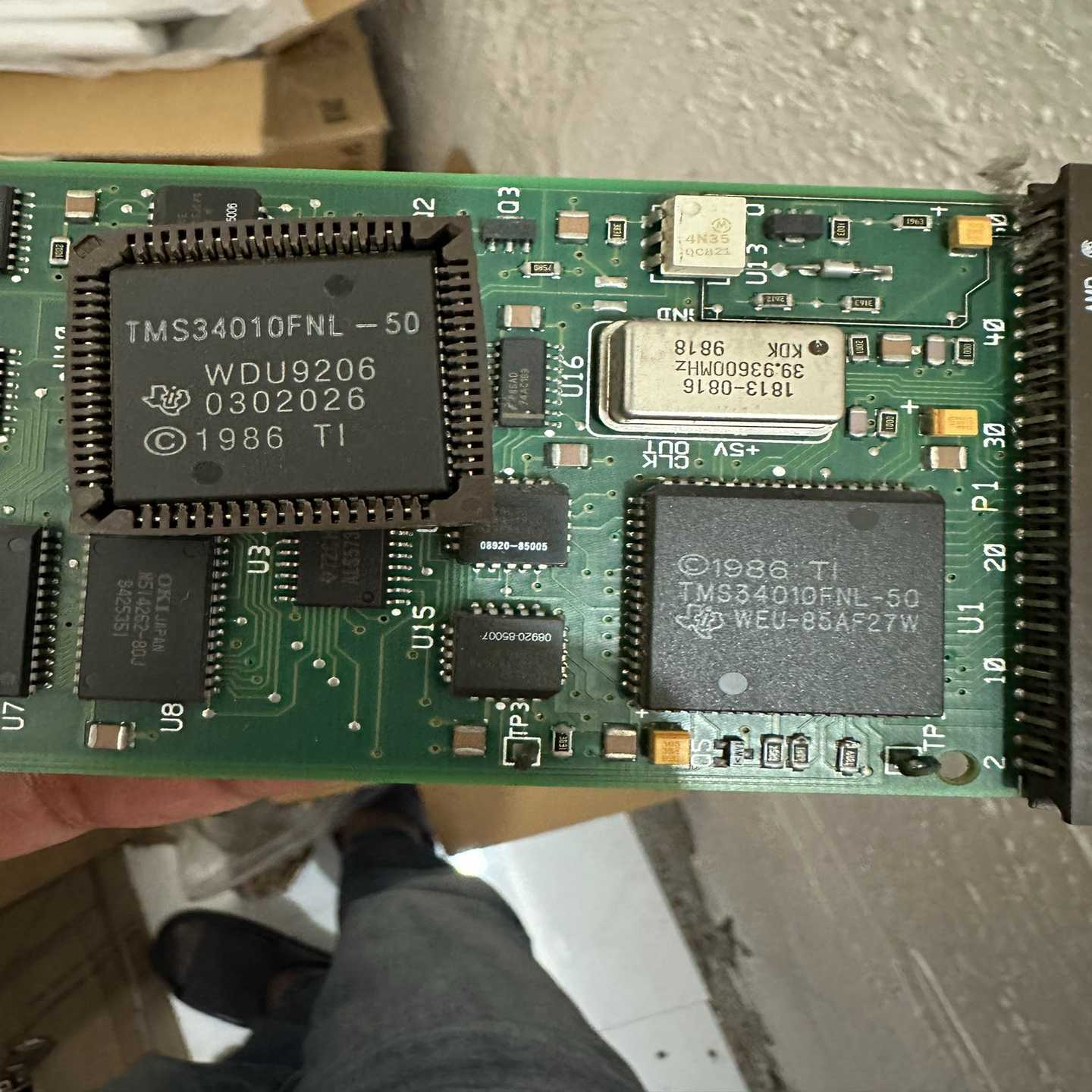 TMS34010FNL-50有8个-议价