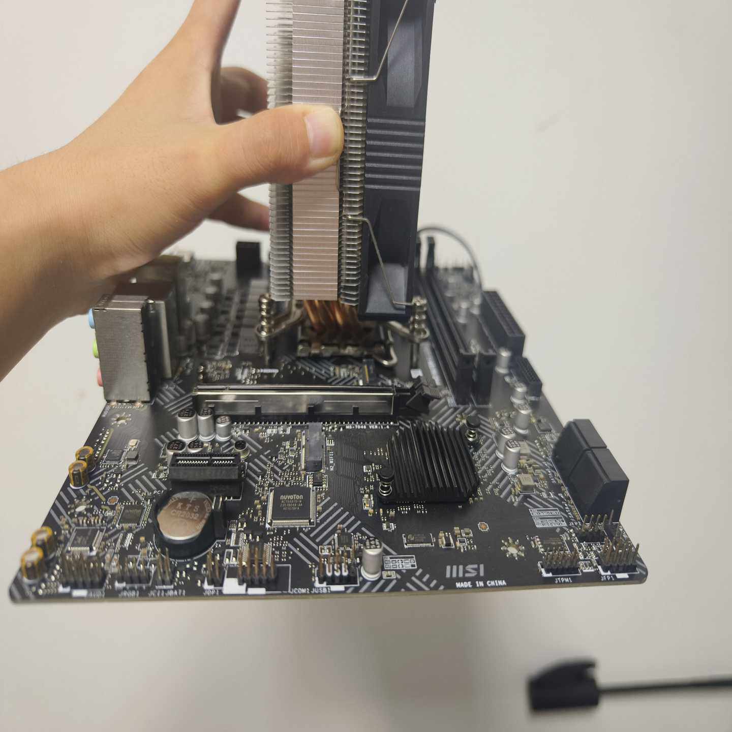 （议价）2024年618购入，i512400f处理器，微星H610