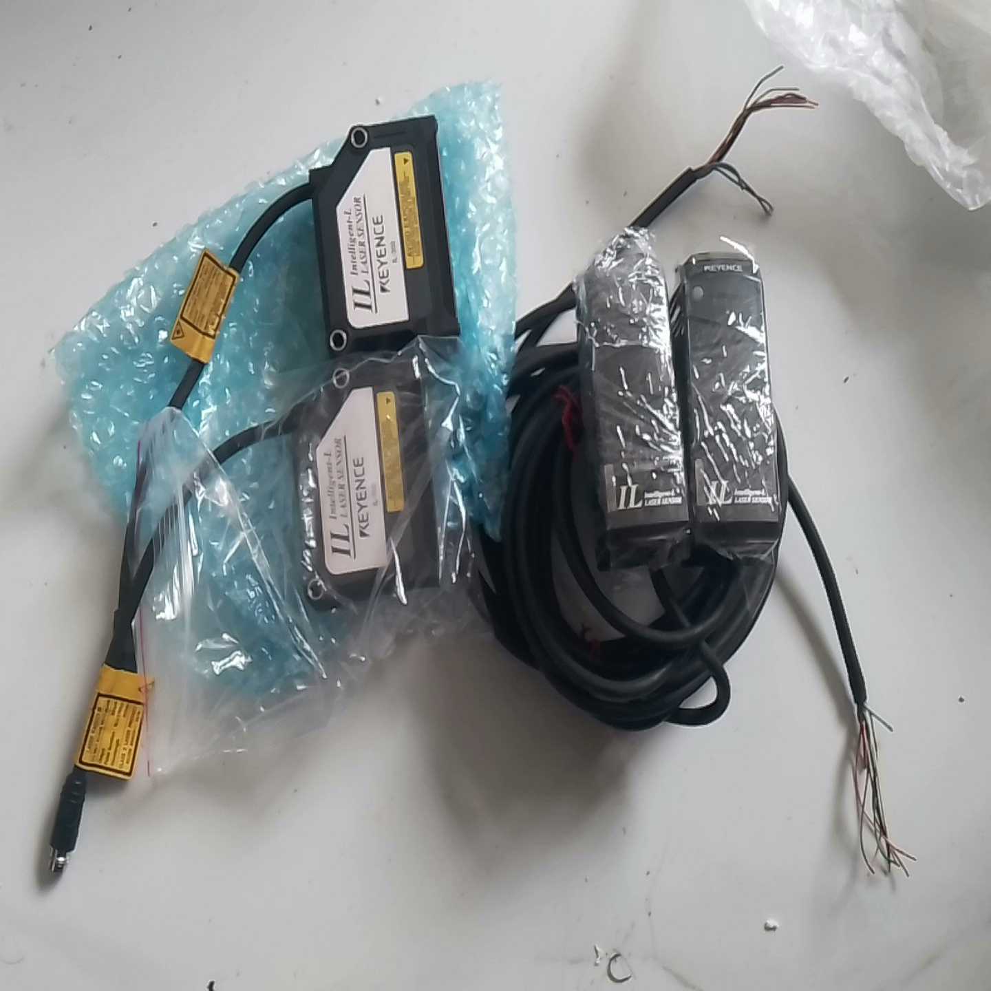 基恩士il-1000，il-300激光测距传感器。两套，【卡奥电子】