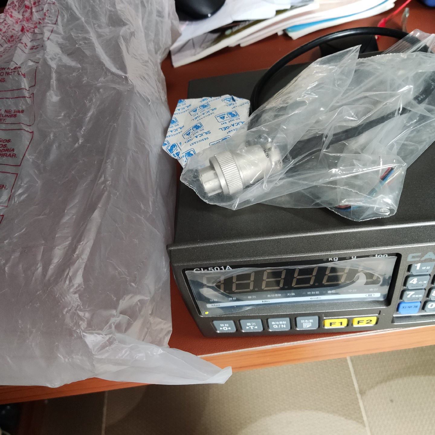 议价--韩国CAS  CI-501A。称重控制器。全新未使用，原包装