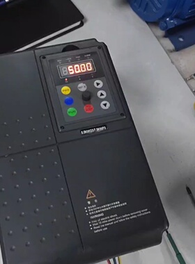 寻海尚变频器5.5KWH70055G变频器5.5KW成色