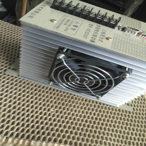 南京华兴数控三相混合式步进电机驱动器 WD3DV07 实物拍摄8-9成新