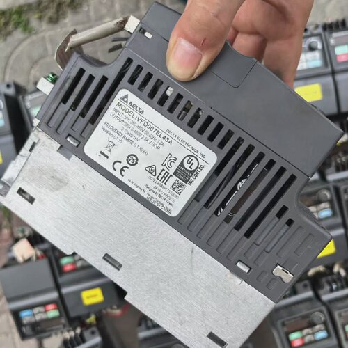 寻台达VFD007EL43A变频器0.75KW380V拆