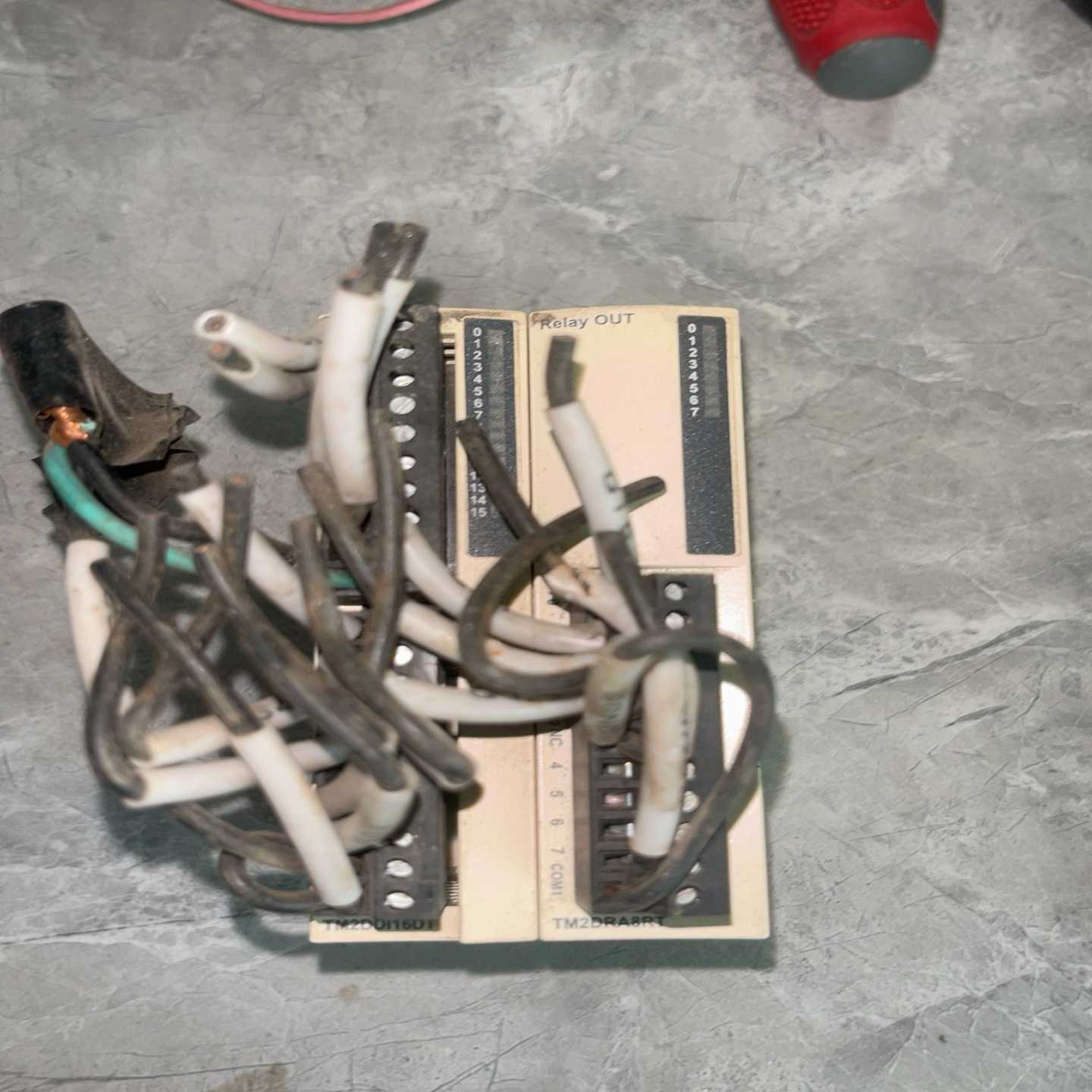 施耐德拆机TM2DDI16DTTM2DRA8RT标价是两--议价商品