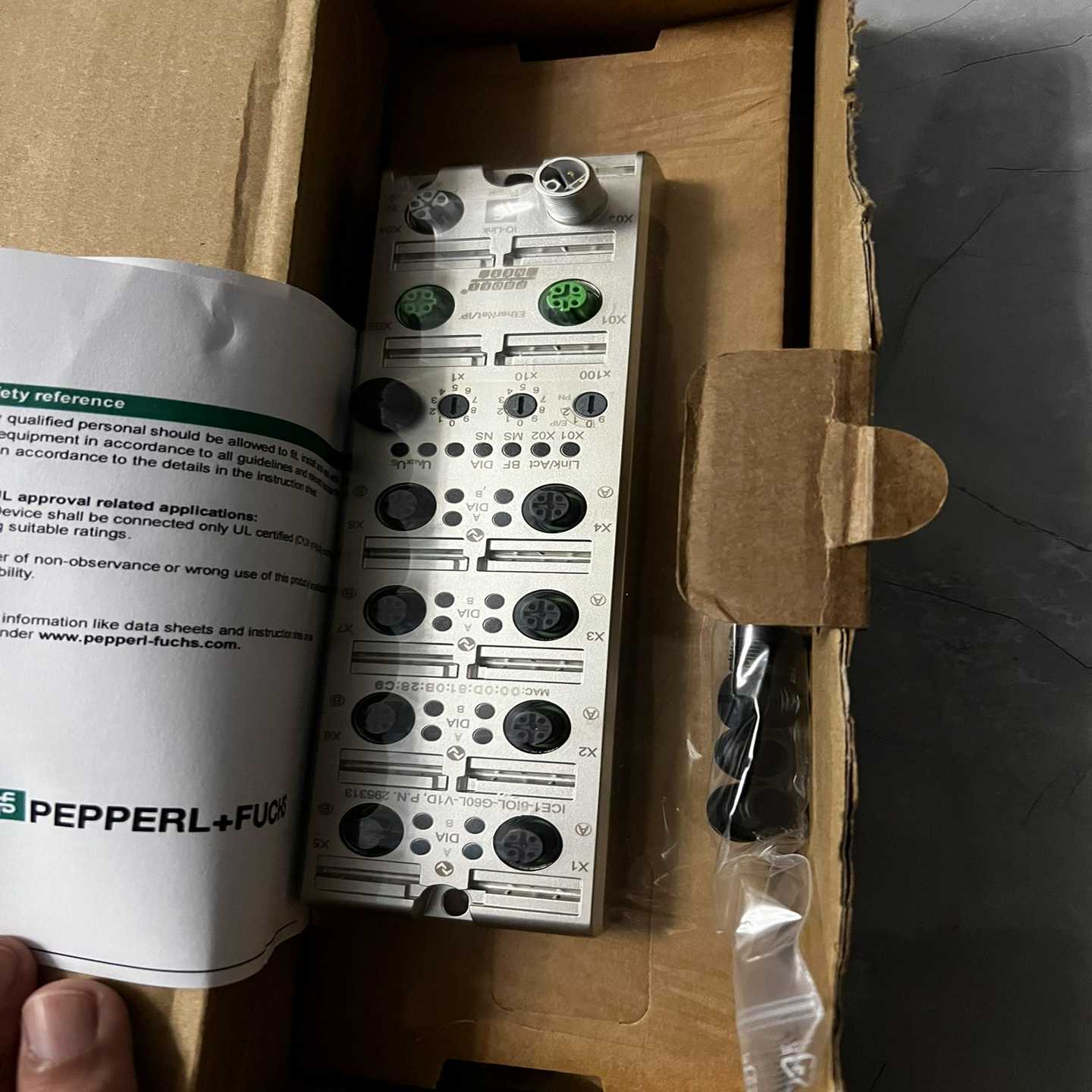 ICE1-8IOL-G60L-V1D 倍加福现场总线模~询价