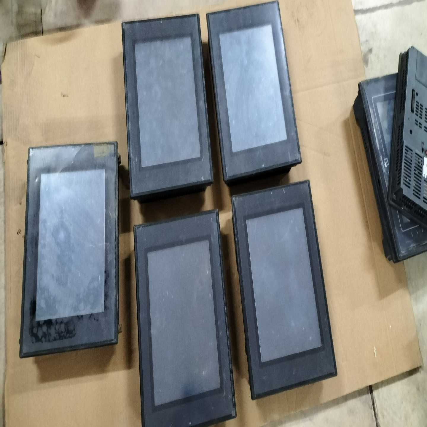 KEYENCE触摸屏VT2-10TB，的，实物