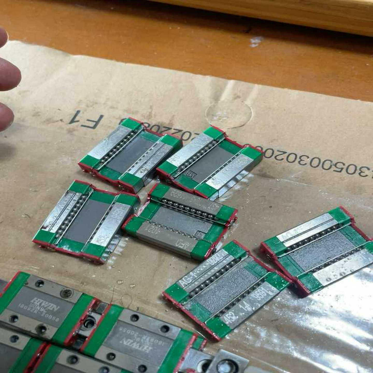 上银滑块  MGN9C（13个）MGN12C（6个）~询价