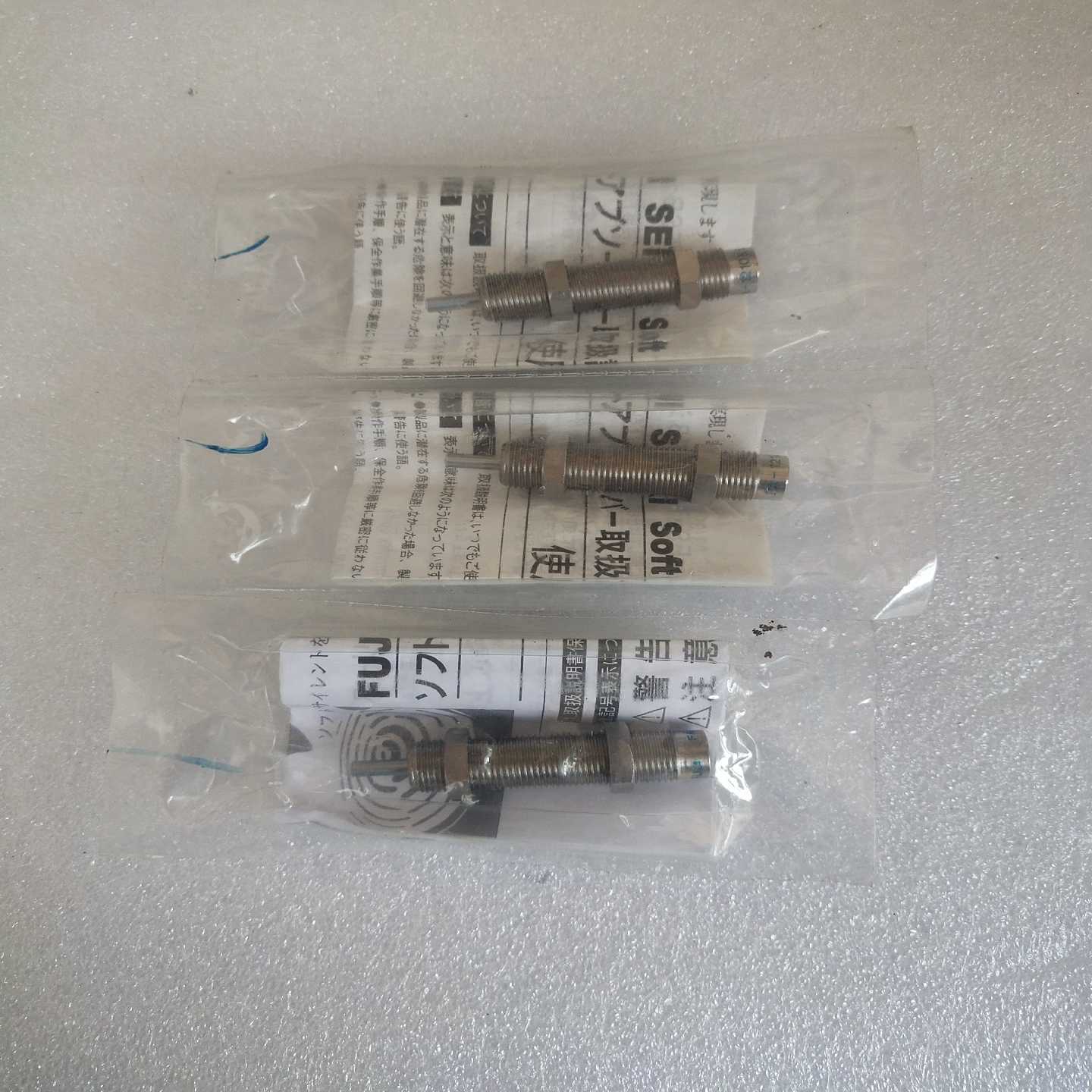 FUJI    FA-1210KB2-S缓冲器 如图；议价