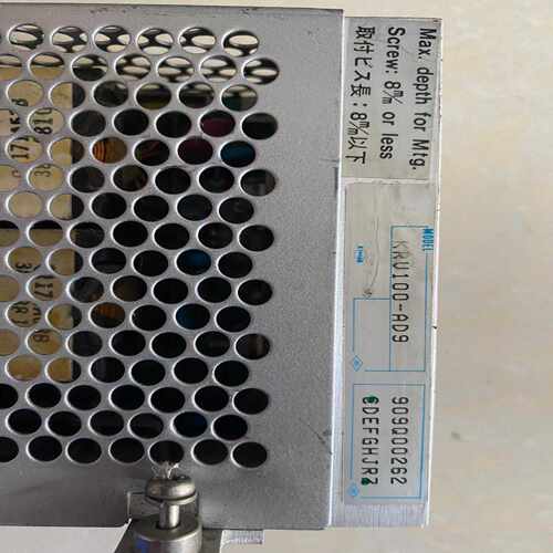 安川变频器CIMR-HB4A0009FAA成色不错3.7KW~询价