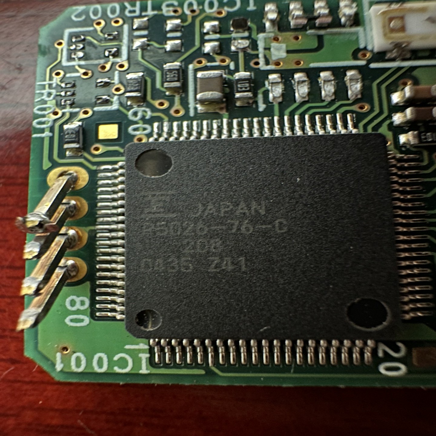 一块日本原装芯片，型号是MB96F356TR002，带有完整-询价客服