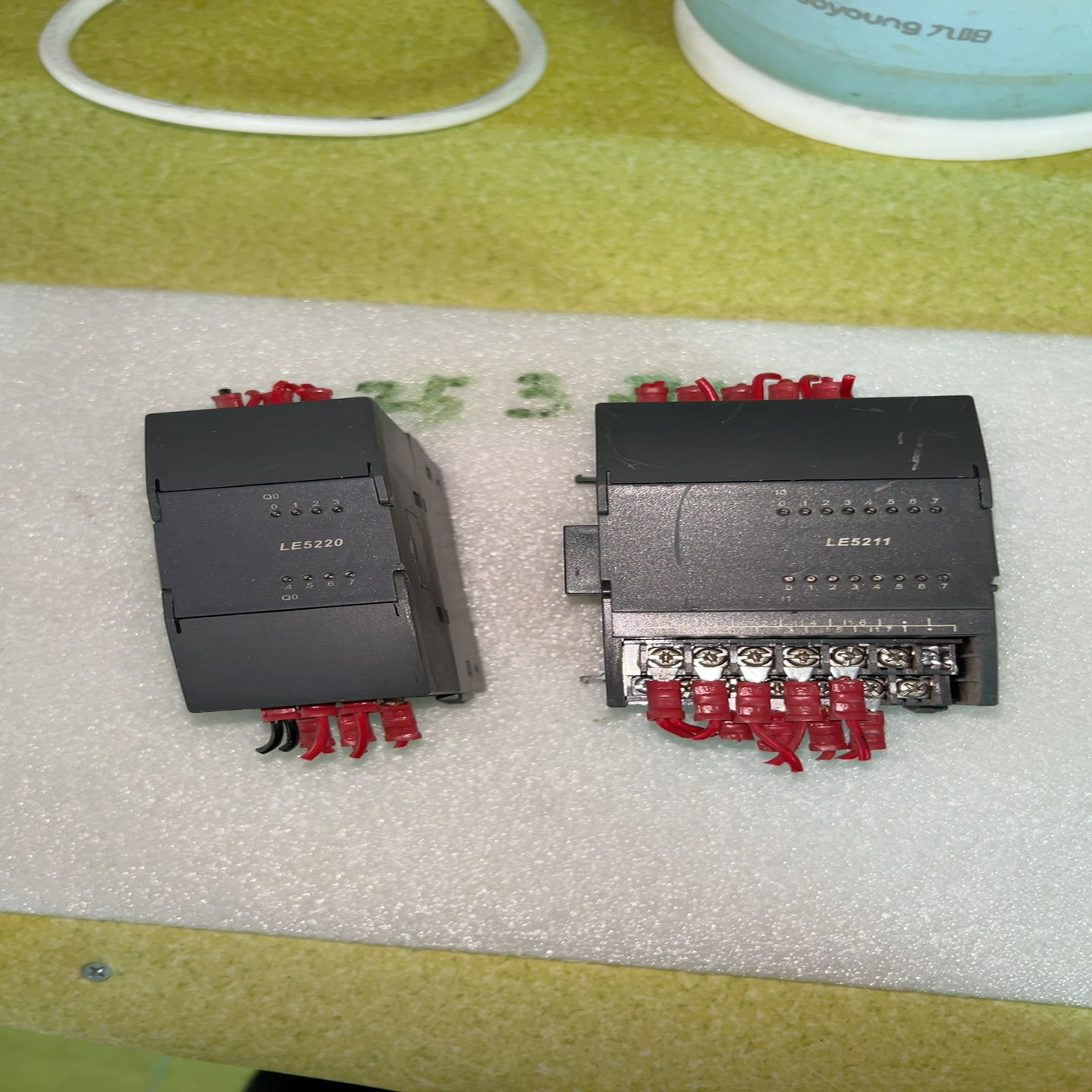 出两个和利时PLC扩展模块，型号LE5220 （75 ）和L--议价商品