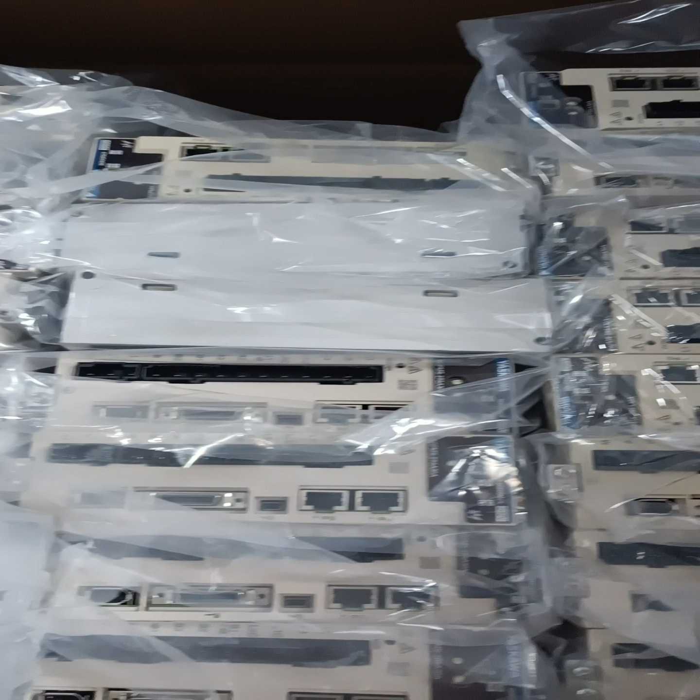 安川YASKAWAM3总线400W伺服电机，型号SGMMS--议价商品