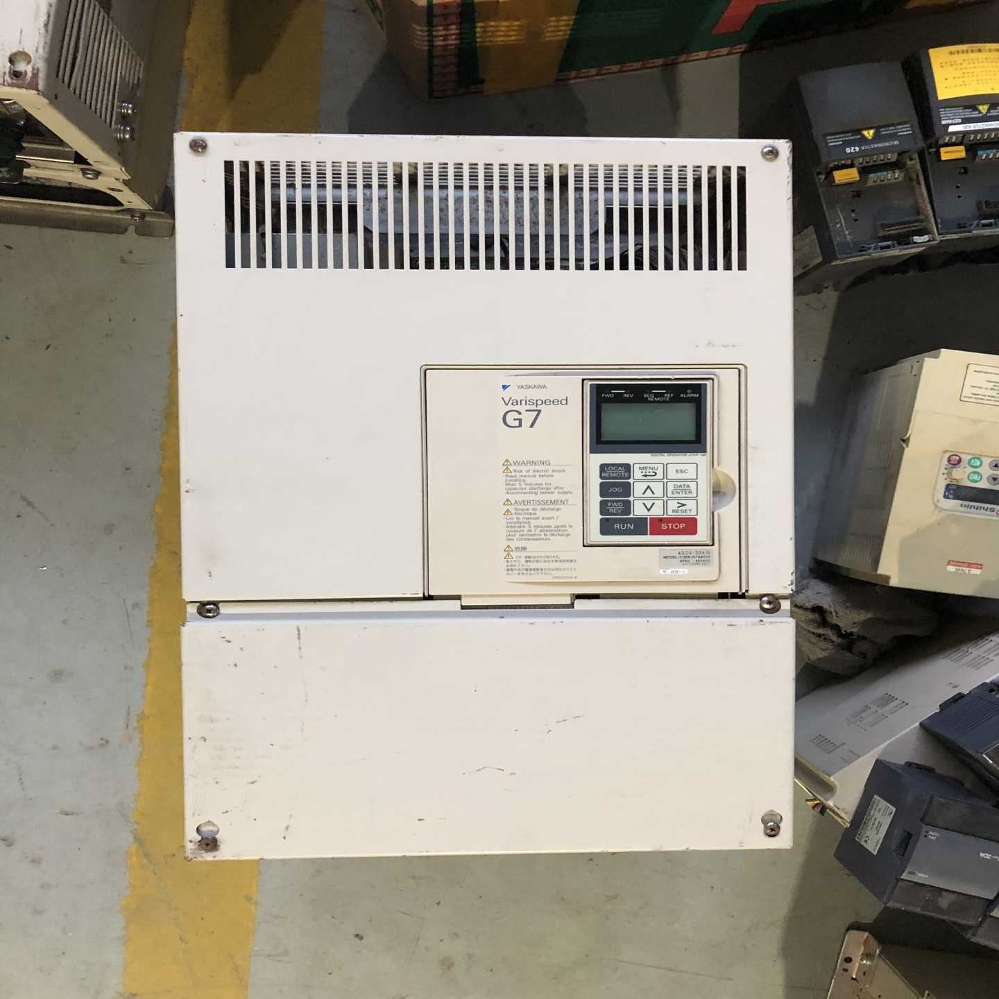 安川G7系列30KW变频器CIMR-G7A4030 (通通配件）