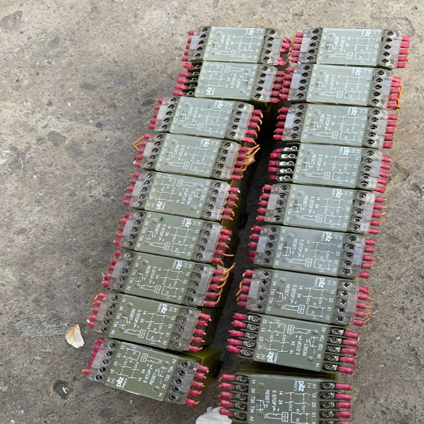 PILZ皮尔兹安全继电器PONZ524VWS2S询价