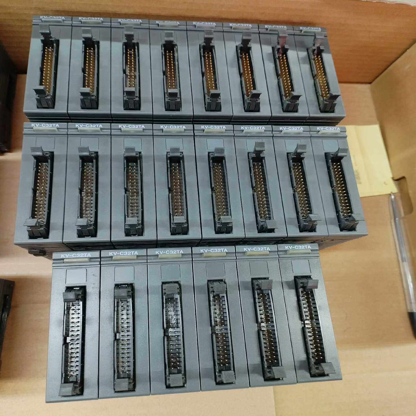 基恩士模块KV-C32TAKV-C32XA成色新，功能包好