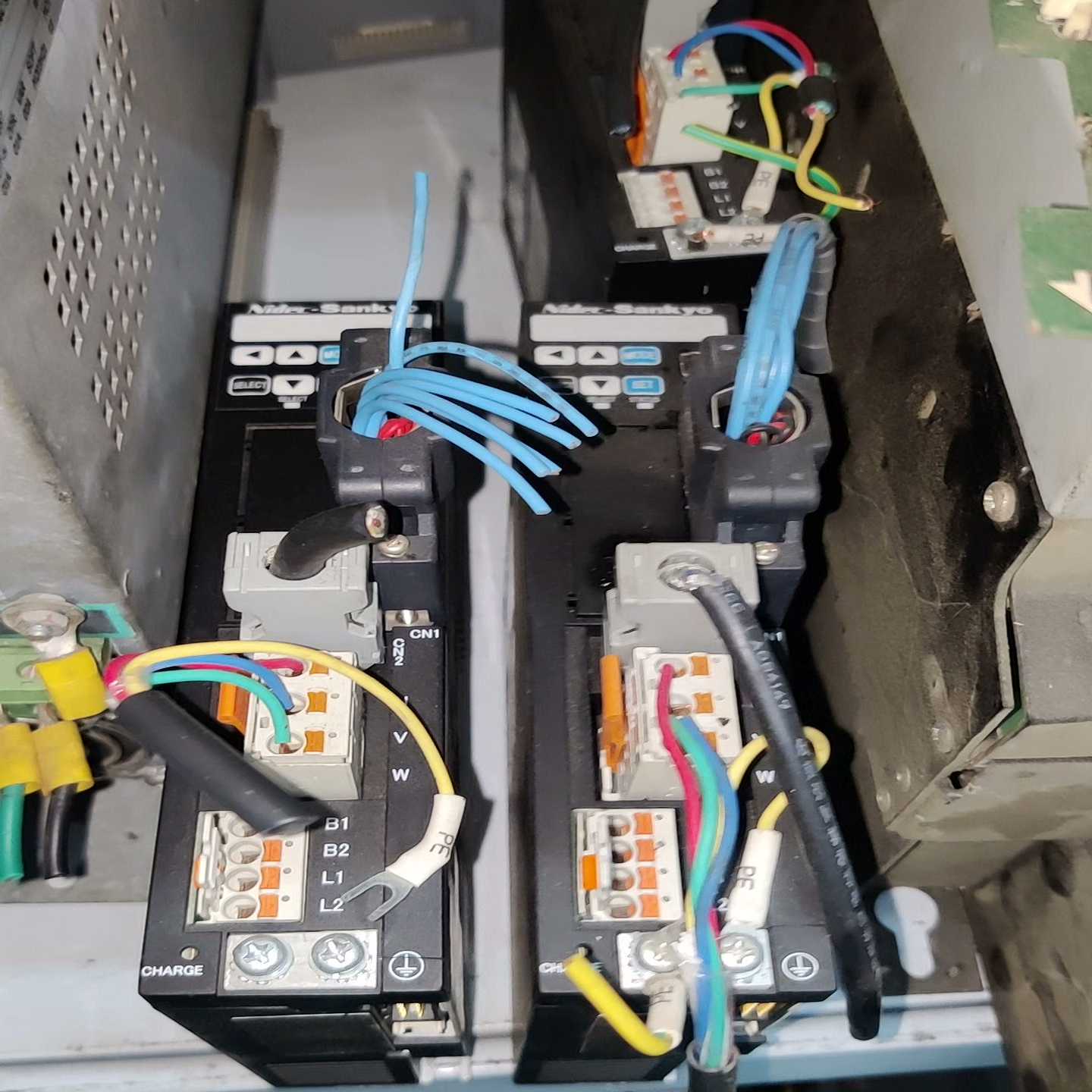 三协伺服驱动器DA22411，功率400W，，实物图询价