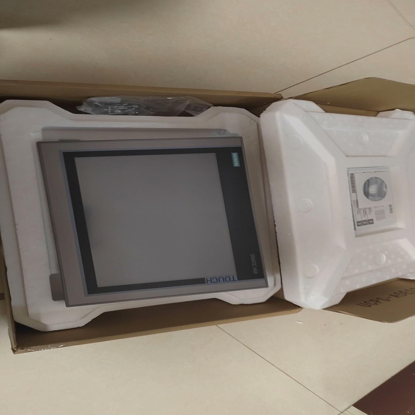 触摸屏，6AV2124-0MC01-0AX0成色如图询价