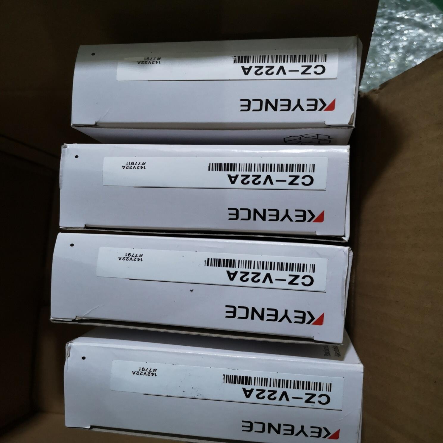 全新原装 基恩士 CZ-V22A 色标传感器放大器 单708