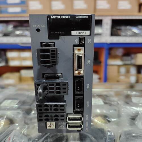 议价三菱驱动器MR-J3W-22B实物拍摄