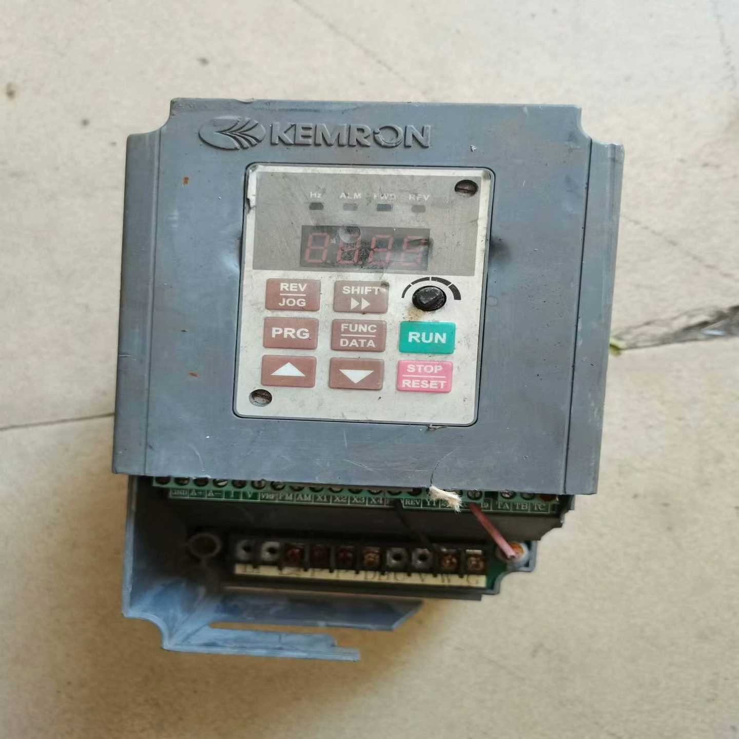 【包邮】科姆龙KV1900-G0015-2S变频器，1.5k-询价客服