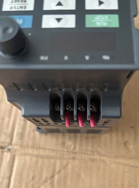 宇控YUKONG变频器 2.2KW 三相400V--议价商品