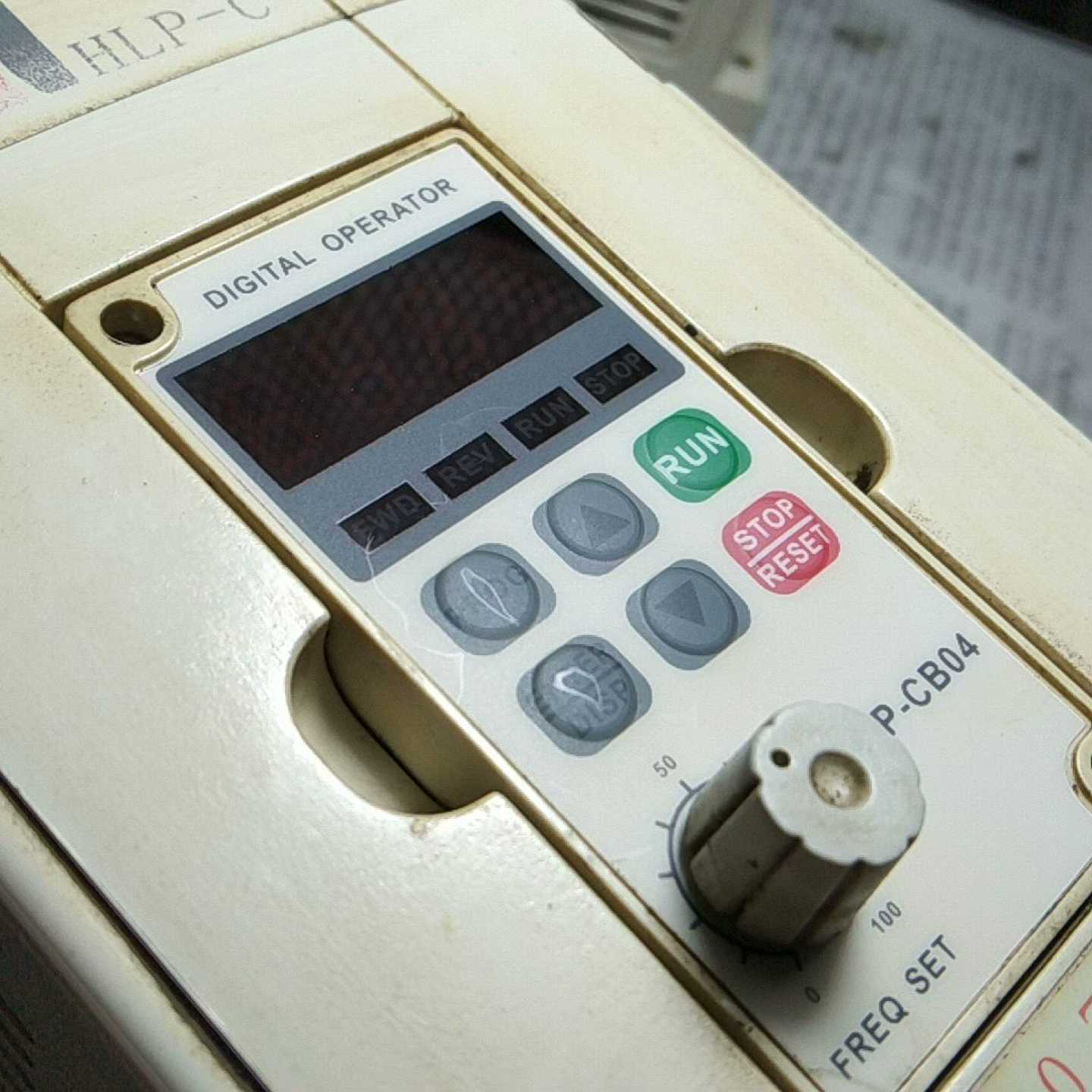 议价海利普变频器一只，HLPC0D7523B，0.75KW，2