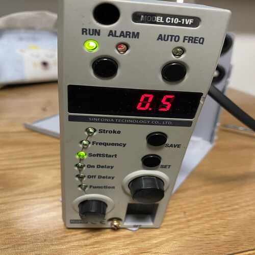 【议价】神钢振震动盘调频控制器C10-1VF一台，成色相当好。适用