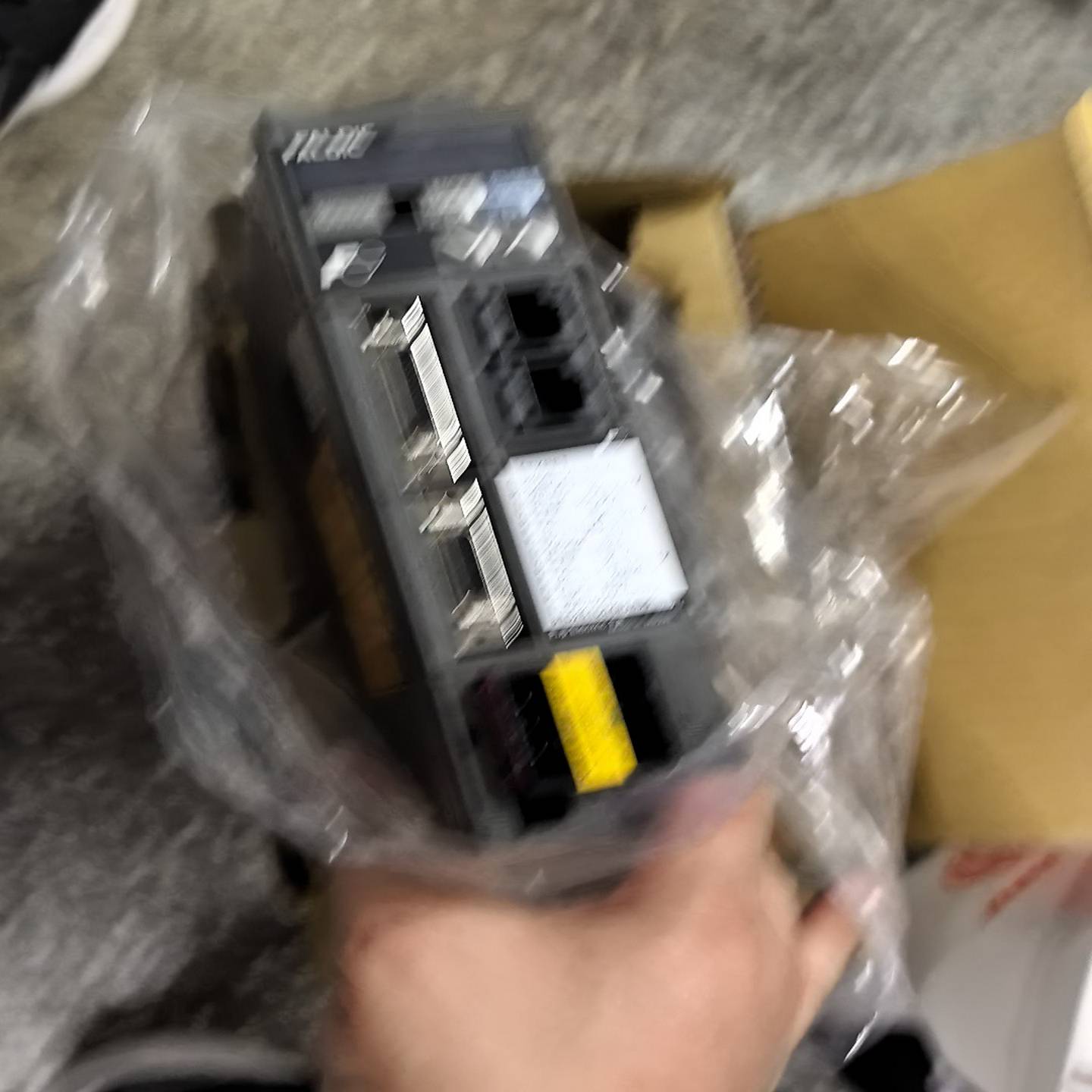 富士伺服驱动器RYC201D3-VVT2，200W，拆机件，--议价商品