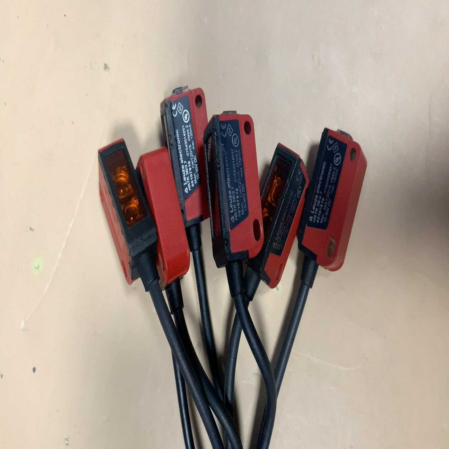 劳易测光电传感器HRTR3B/2.7，成色如图所示，功能正常--议价商品