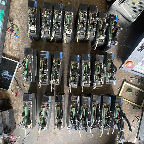 议价Servo Drive Rs2a03a0al0w00. There Were 23 Of Them适用