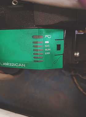 施耐德电机驱动器LXM32iCAN，实物拍摄，成色漂亮，需要--议价商