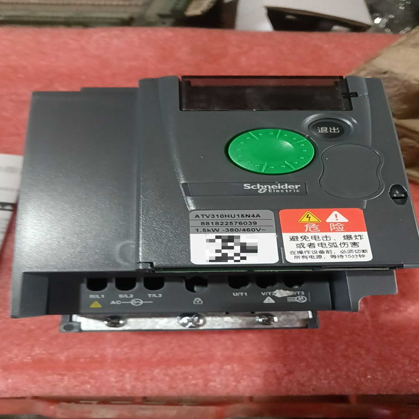 施耐德ATV310HU15N4A变频器，1.5KW，全新带包--议价商品