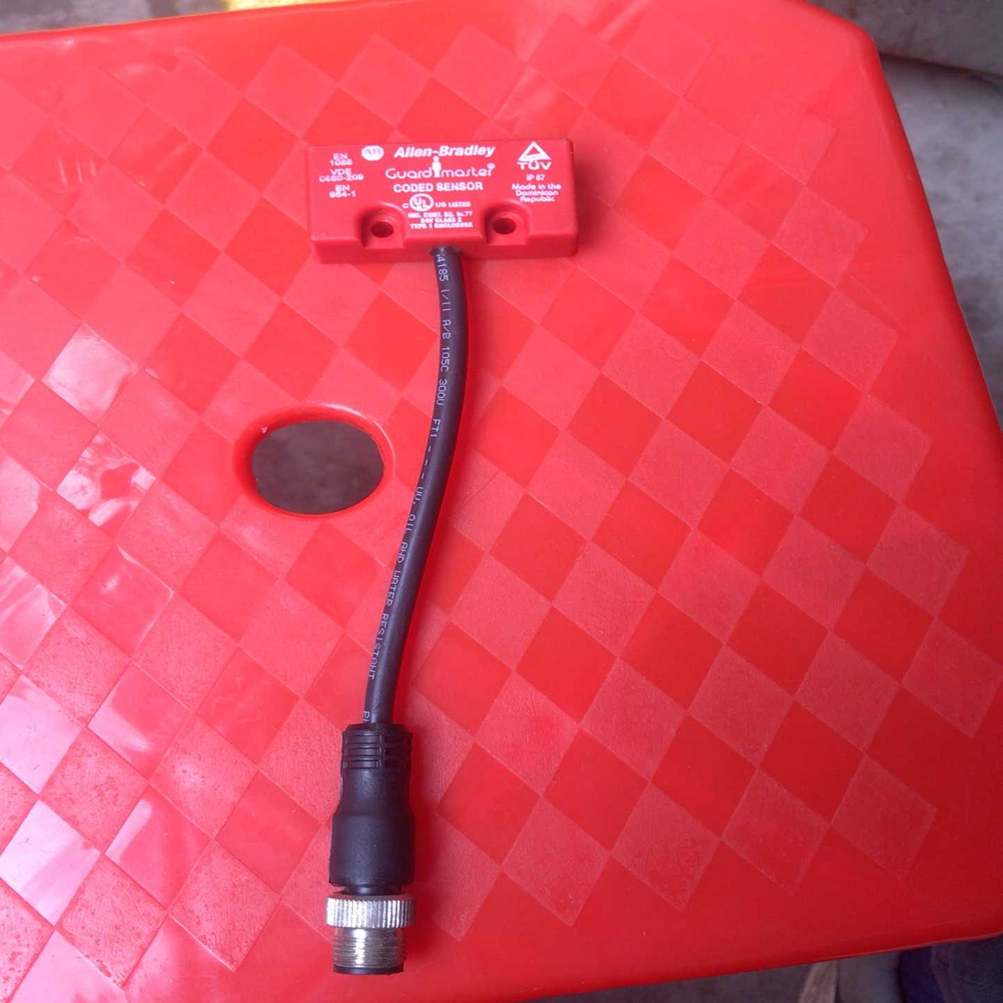 AB安全开关440N-Z2NRS1C询价