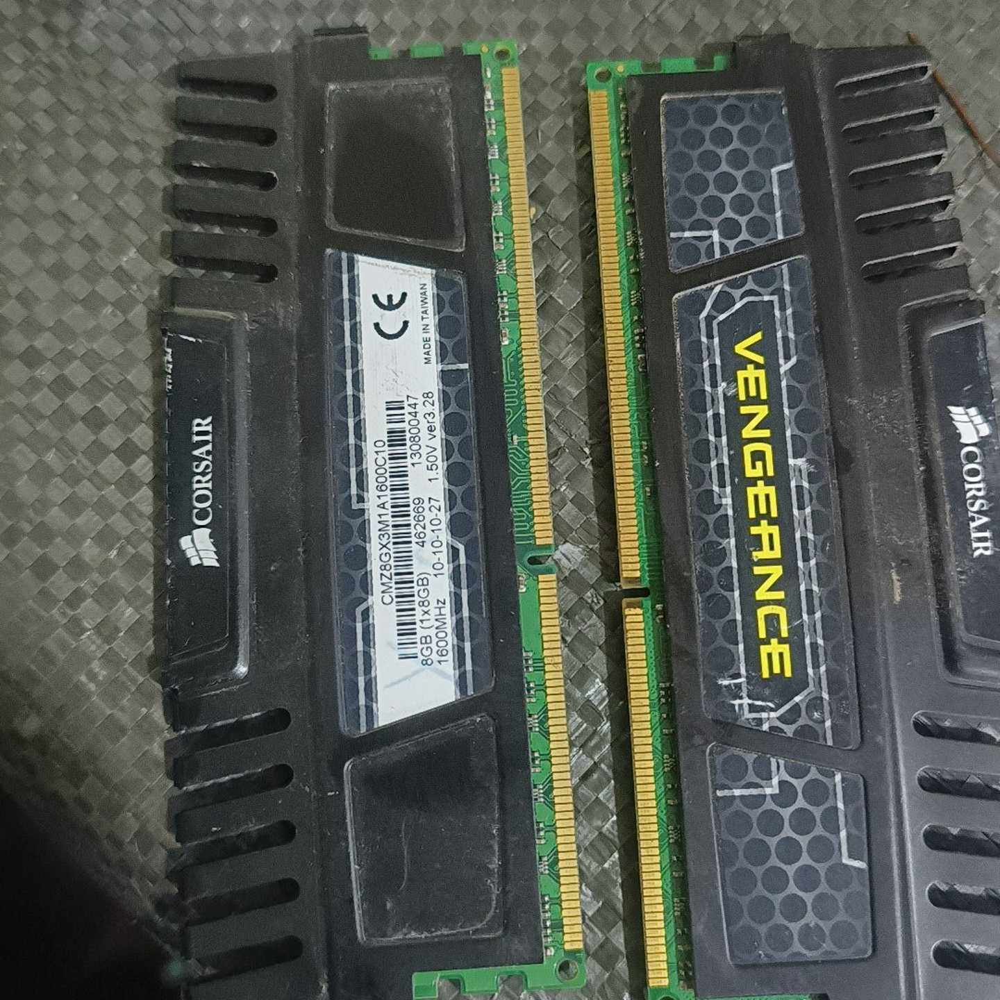 议价海盗船ddr3 1600 8g内存条  两条打包出