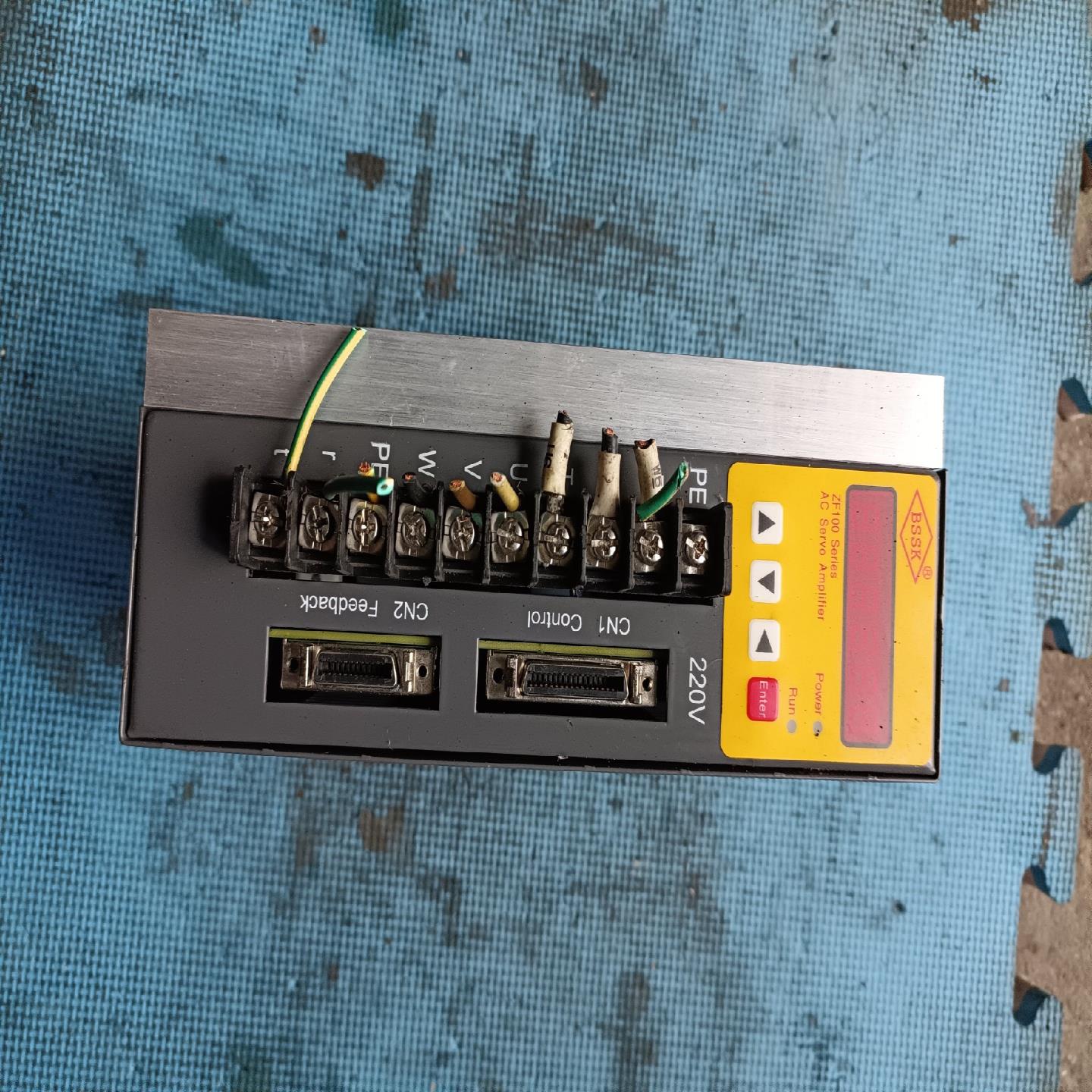 DS100M一3A驱动器刚拆机成色如图完好无损--议价商品