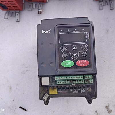 台达变频器CHF100A0R7G4物品实景实物拍摄具，议价商品