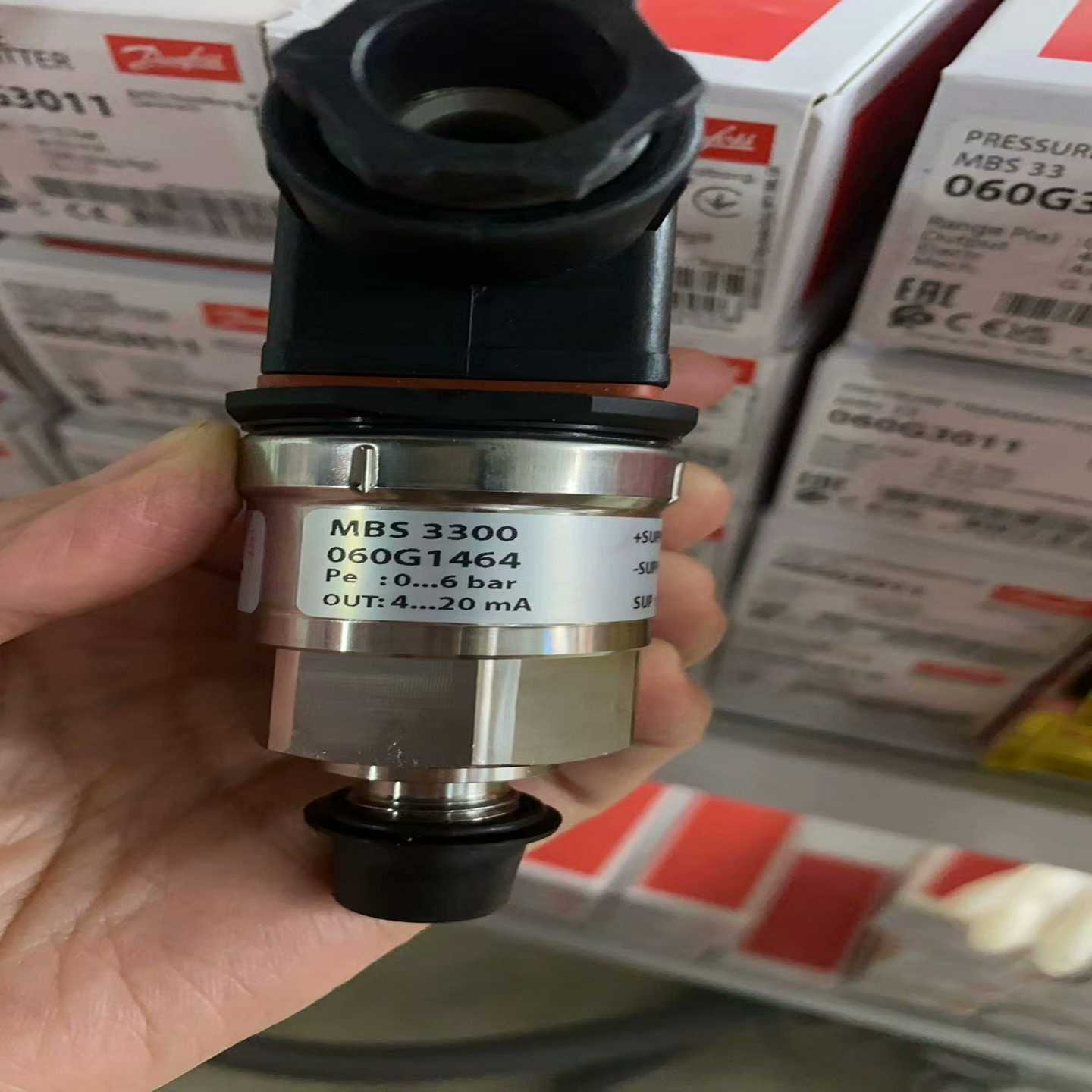 询价060G1464丹佛斯压力传感器MBS3300压力范围0