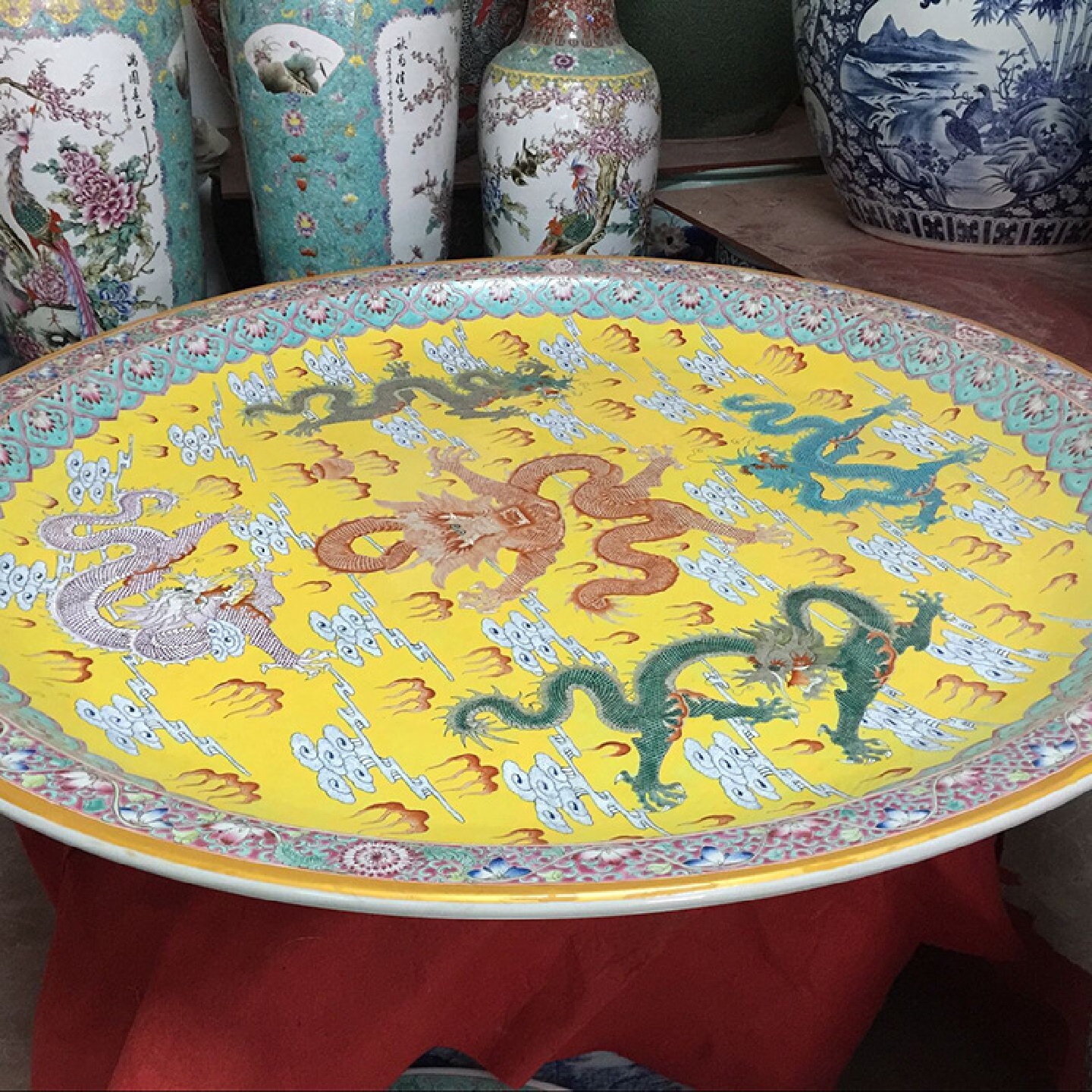 青花粉彩瓷盘景德镇陶瓷全手工绘画粉彩龙首饰盘景德镇特大陶瓷