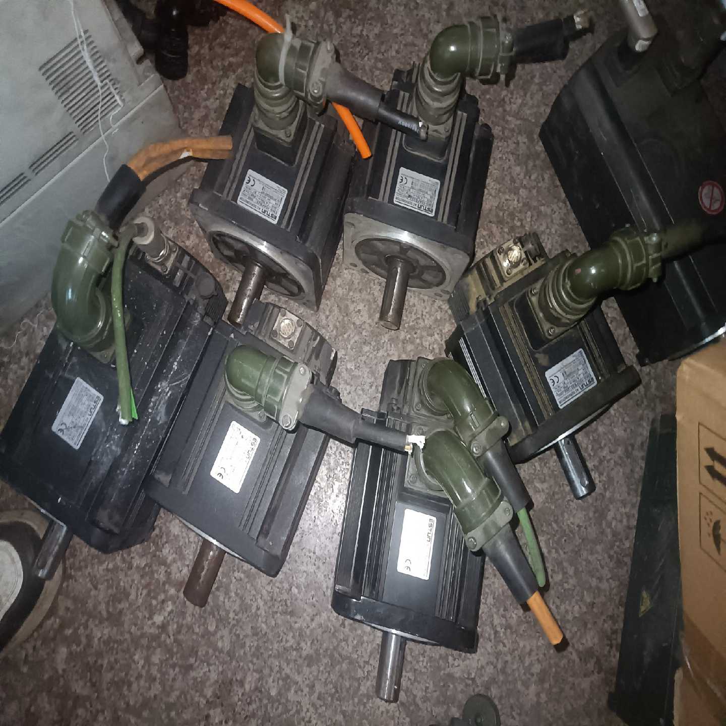 埃斯顿伺服电机EMG-15AFB24一个，EMG-15AFB~询价