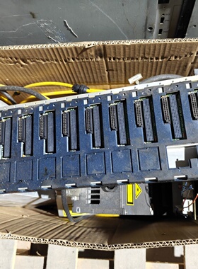 议价GE IC695CHS012，拆机底板，功能包好，成色如图所