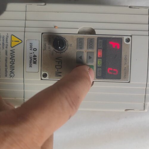 寻台达变频器VFD004M21A220V0.4KW