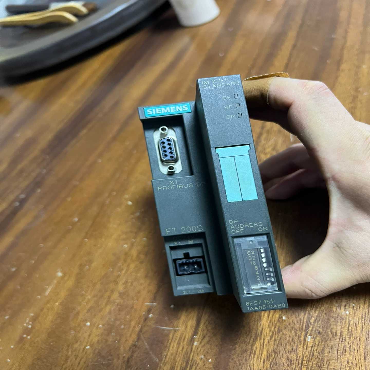 议价6ES7151-1AA05-0AB0西门子模块，实物拍摄，功