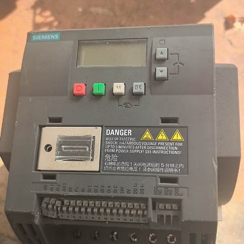 变频器4KW 6SL3210-5BE24-0UV0 原-议价
