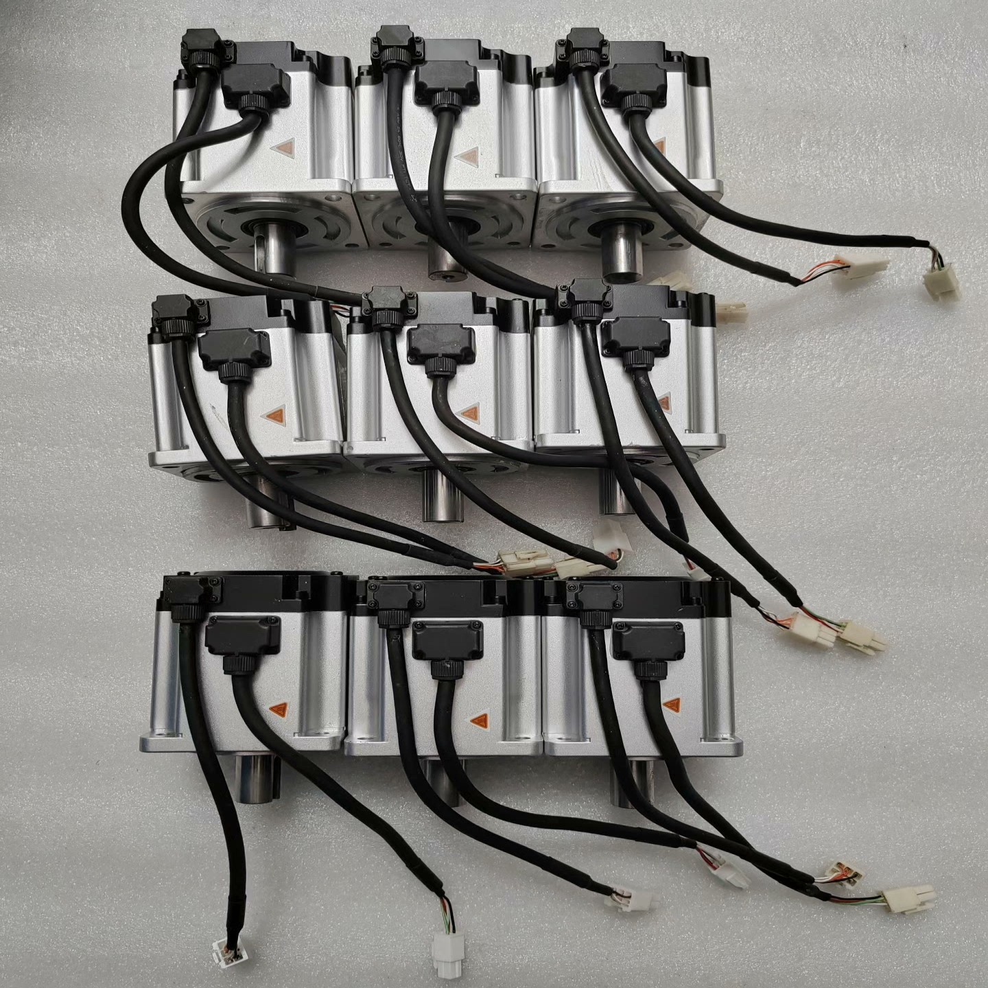 SV-X2MH075A-N2LN，禾川伺服电机750w，配套