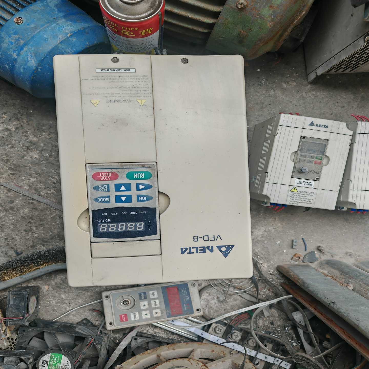 台达vfd-B系列变频器VFD110B43A功率11kw拆--议价商品