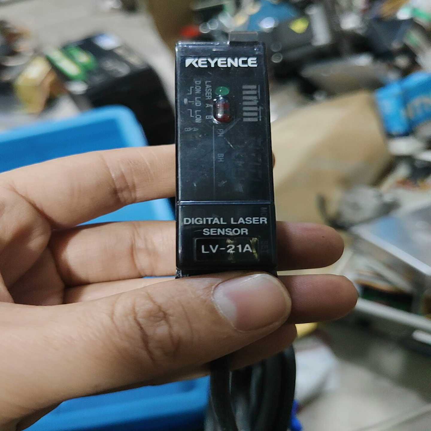 议价基恩士LV-21A原装正品感测器放大器，外观完好，功能包好。