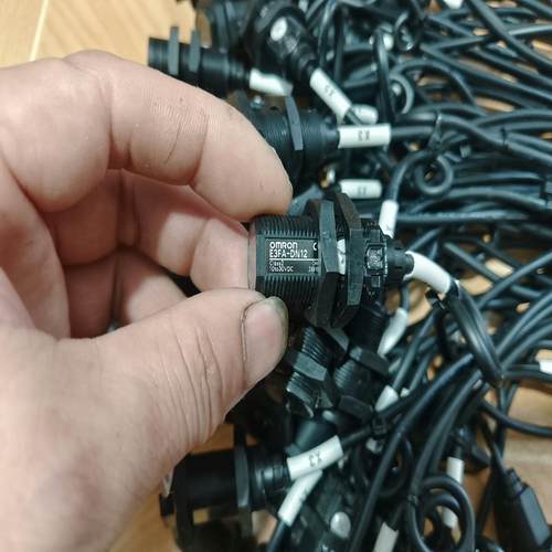 光电开关E3FA-DN12，功能正常，成色为实图询价